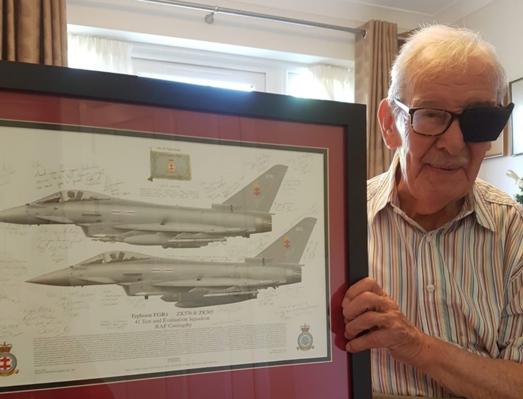 Retired spitfire pilot honoured as last surviving member of WW2 squadron
