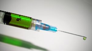 Vaccine misinformation targets young people and parents, report finds